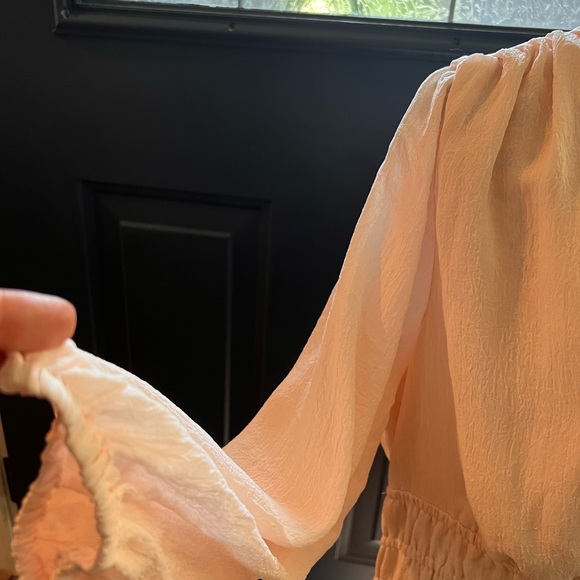 Light blush pink long maxi, high gathered waist. Open back with ties - Picture 4 of 13